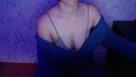 SyrenDixon online show from September 18, 9:41 am