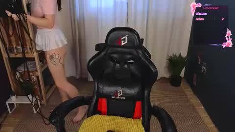 Lizzy online show from October 7, 6:18 am