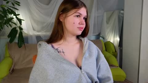 Bonnie online show from December 6, 3:33 pm