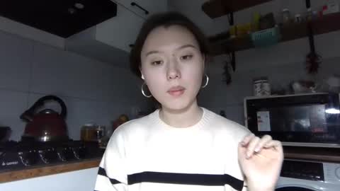 Lily online show from December 1, 2:42 pm