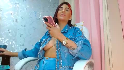 Taliana online show from December 10, 2:38 am