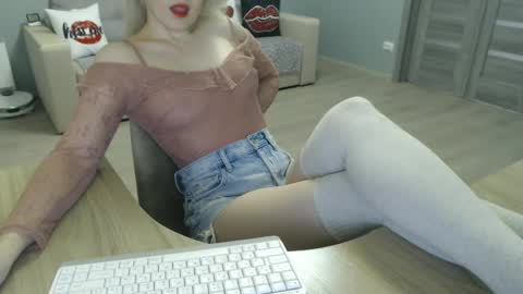 tangiblen online show from December 20, 2:05 pm