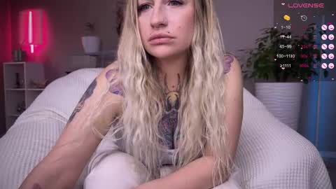 Snapshot of tanya_acid chatting on October 5, 10:20 am Tanya acid online show from October 5, 10:20 am
