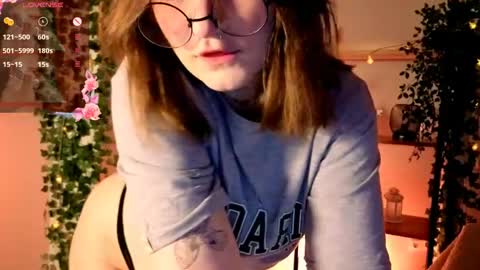 Tara online show from May 5, 2:31 pm