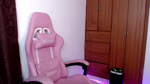 Snapshot of tastymeli8 chatting on December 31, 3:55 am Meli online show from December 31, 3:55 am