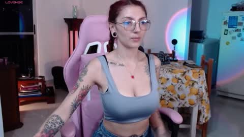 Snapshot of tastymeli8 chatting on February 27, 12:32 am Meli online show from February 27, 12:32 am