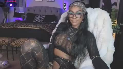 Tatted Queen online show from August 2, 7:39 pm