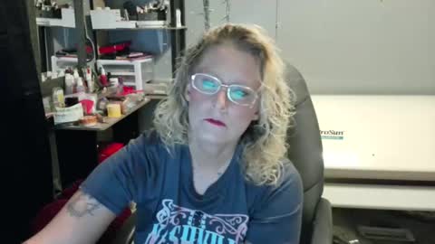 Snapshot of tattooeddirtyteacher chatting on January 10, 10:50 am Lisa Lovely online show from January 10, 10:50 am
