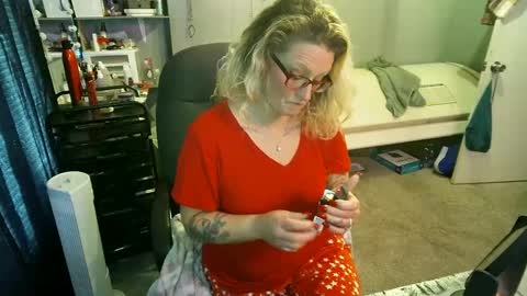 Snapshot of tattooeddirtyteacher chatting on February 19, 6:21 pm Lisa Lovely online show from February 19, 6:21 pm
