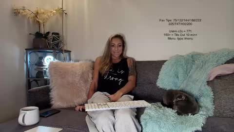 Snapshot of tatum_shae chatting on September 24, 1:32 pm Tatum Shae online show from September 24, 1:32 pm
