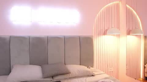 Teylor  Kim online show from January 7, 6:44 pm