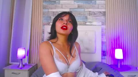 taylor_hs1 online show from June 9, 2:05 pm