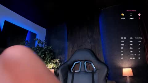 Taylor  Help me to get 100 thumbs up online show from February 25, 5:22 pm