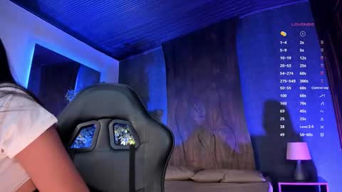 Taylor  Help me to get 100 thumbs up online show from March 24, 5:07 pm