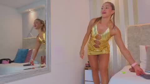 tayra online show from October 22, 8:25 pm