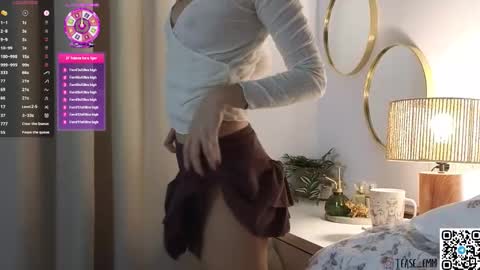 Em online show from February 12, 8:54 pm