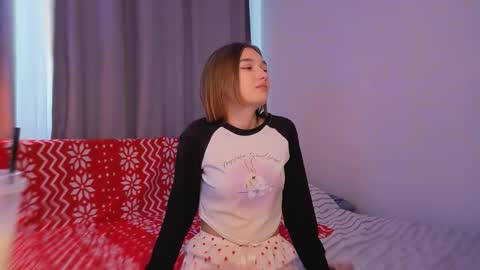 all me precious   online show from February 18, 6:12 am