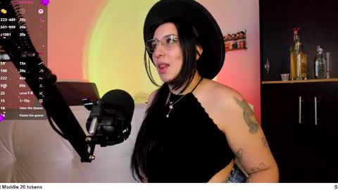 Maddie online show from April 7, 1:18 am