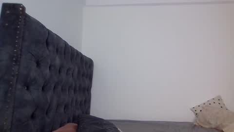 tiah online show from November 24, 2:57 am