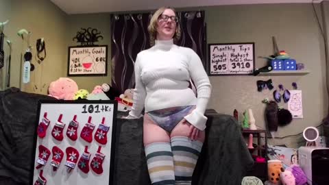 Pixie Pix or Pickle online show from December 27, 11:21 pm