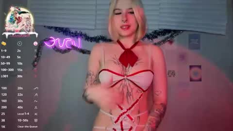 Snapshot of tender__kitty chatting on December 27, 10:34 am  Sue  online show from December 27, 10:34 am