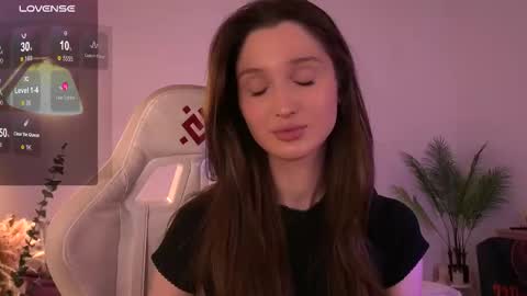 Amina online show from December 17, 10:19 am