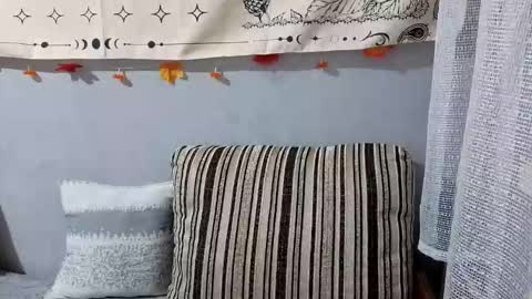 Anny Simpson online show from December 14, 1:22 am