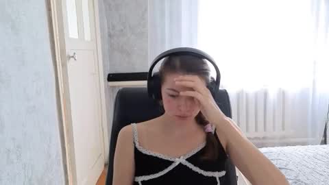 Anny Simpson online show from October 2, 5:56 am