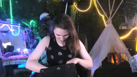 Tessa online show from October 6, 5:24 am