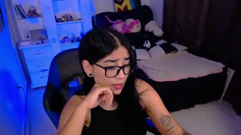 Snapshot of thalia_066 chatting on September 25, 8:50 pm thalia online show from September 25, 8:50 pm