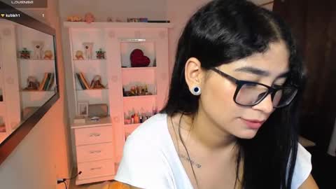Snapshot of thalia_066 chatting on September 24, 7:24 pm thalia online show from September 24, 7:24 pm