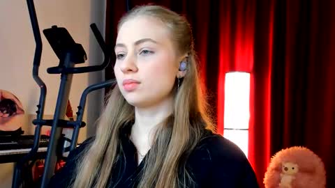 Snapshot of the_steel_magnolia_ chatting on October 1, 1:54 am Ally    STREAMING ON TWITCH NOW Check my Twitter for updates online show from October 1, 1:54 am