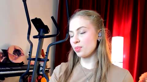 Snapshot of the_steel_magnolia_ chatting on October 4, 2:28 am Ally    STREAMING ON TWITCH NOW Check my Twitter for updates online show from October 4, 2:28 am