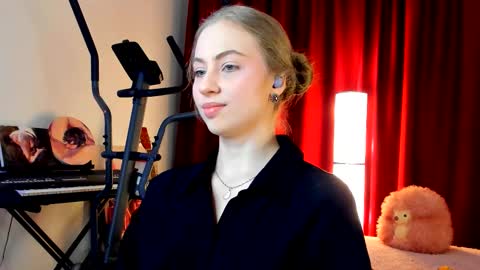 Snapshot of the_steel_magnolia_ chatting on October 15, 3:58 pm Ally    STREAMING ON TWITCH NOW Check my Twitter for updates online show from October 15, 3:58 pm