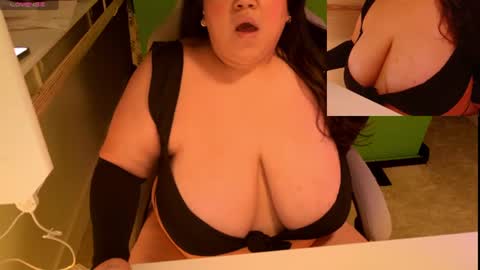 TheBouncingBetty online show from July 8, 9:17 pm