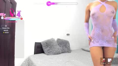 TheChicaNextDoor  online show from February 14, 11:18 pm