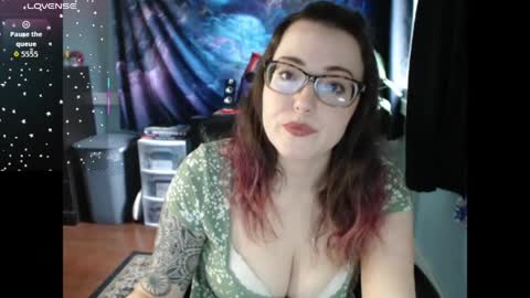 thedaisymoon online show from April 29, 8:36 pm