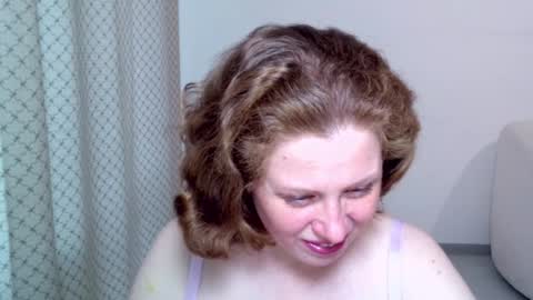 Ella online show from December 14, 11:27 am