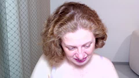 Ella online show from October 30, 6:20 pm