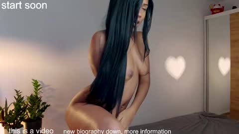 YAYA  online show from September 22, 8:13 am