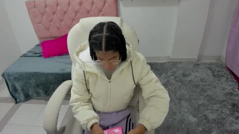 thianahorny online show from January 8, 11:14 am