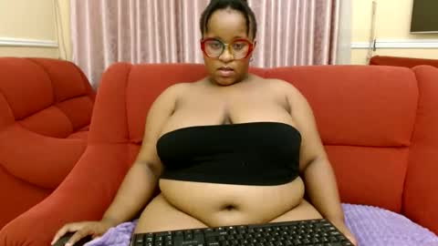 Snapshot of thickjuicyxxx chatting on October 13, 8:44 pm thickjuicyxxx online show from October 13, 8:44 pm