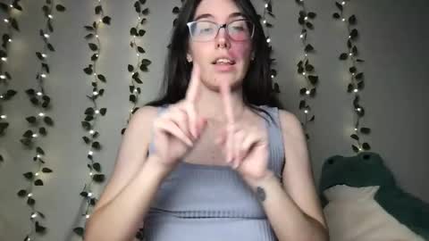 thistlefernsby online show from November 21, 4:36 am