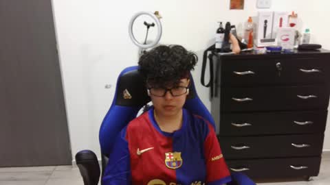 Snapshot of thomascooper_cams chatting on January 27, 12:33 am VALERIA online show from January 27, 12:33 am