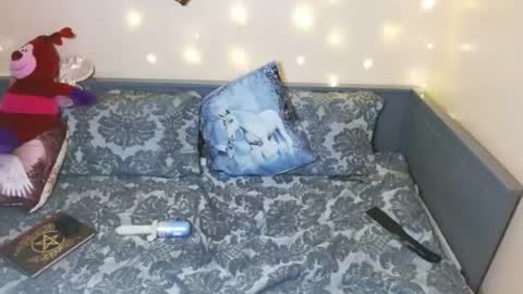 thornyroseb online show from June 13, 11:24 pm
