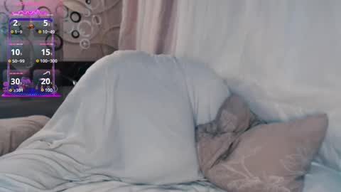 Snapshot of tia_meow chatting on February 20, 1:03 am tiameow online show from February 20, 1:03 am