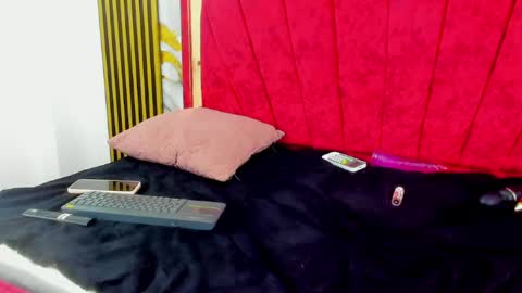 tiana_hots online show from April 13, 9:54 am