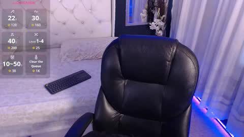 Snapshot of tiana_scot chatting on October 9, 1:26 pm LIA online show from October 9, 1:26 pm