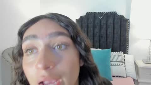 tifanny_lorenns online show from March 5, 11:50 am