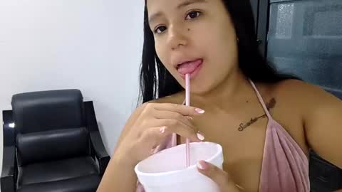 tifany_peres online show from July 23, 6:32 am
